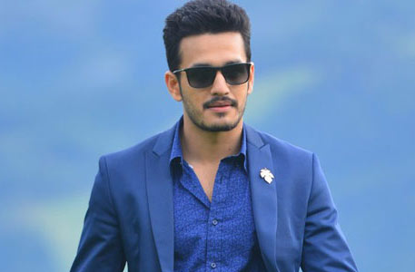 akhil akkineni,sentiment,2nd movie,naga chitanya,ye maya chesave,jr ntr student no 1,allu arjun aarya,ram charan magadheera  అఖిల్‌కు ఆ సెంటిమెంట్‌ కలిసొస్తుందా....? 